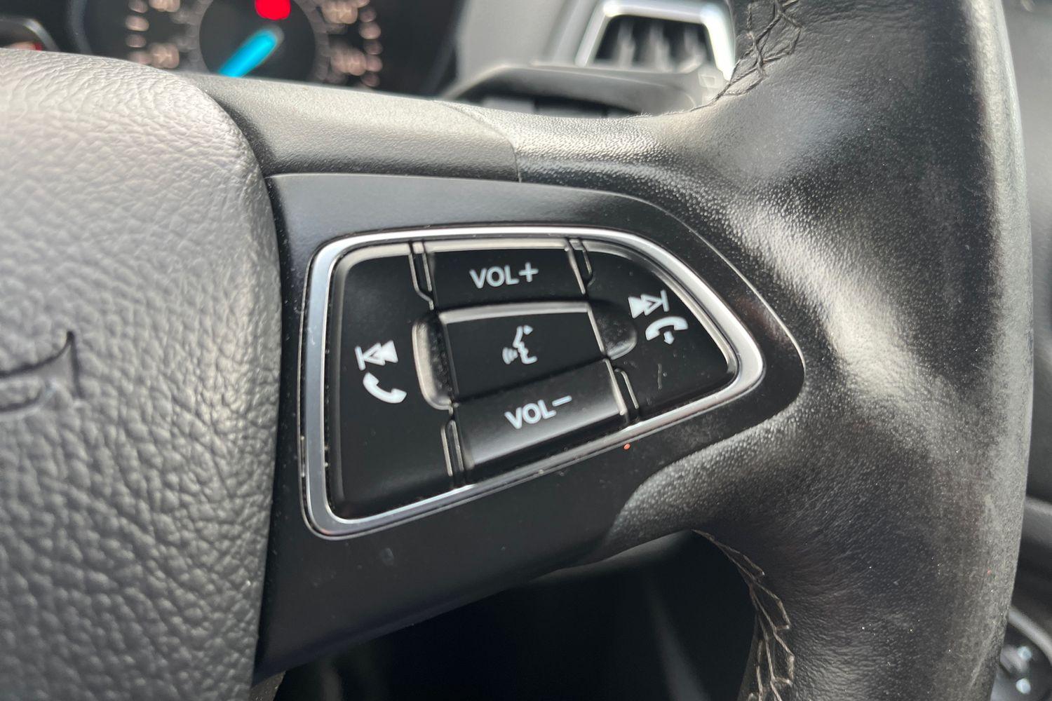 Ford KUGA Photo 35