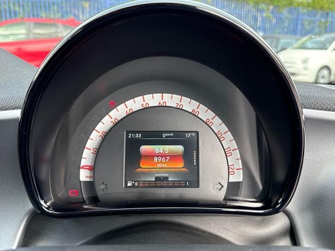 SMART ForFour Photo 15