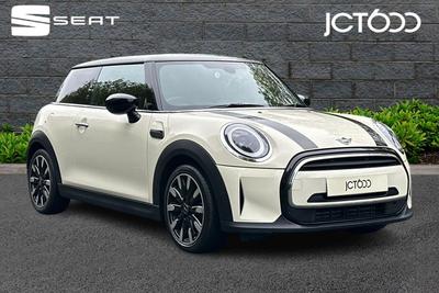 2022 MINI HATCHBACK 1.5 Cooper Exclusive 3dr at JCT600