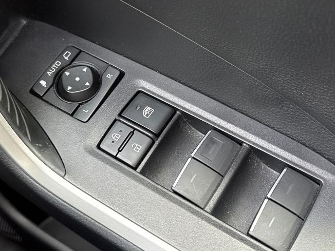 TOYOTA Rav4 Photo 31