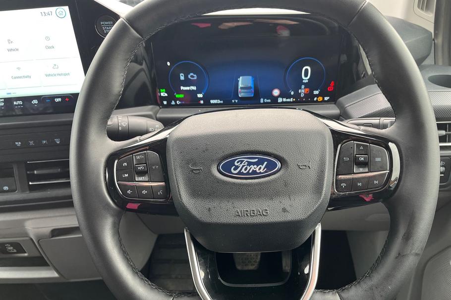 Used Ford TRANSIT CUSTOM WO25URR 30