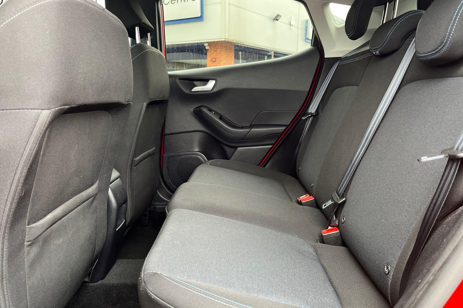 Ford FIESTA Photo 19