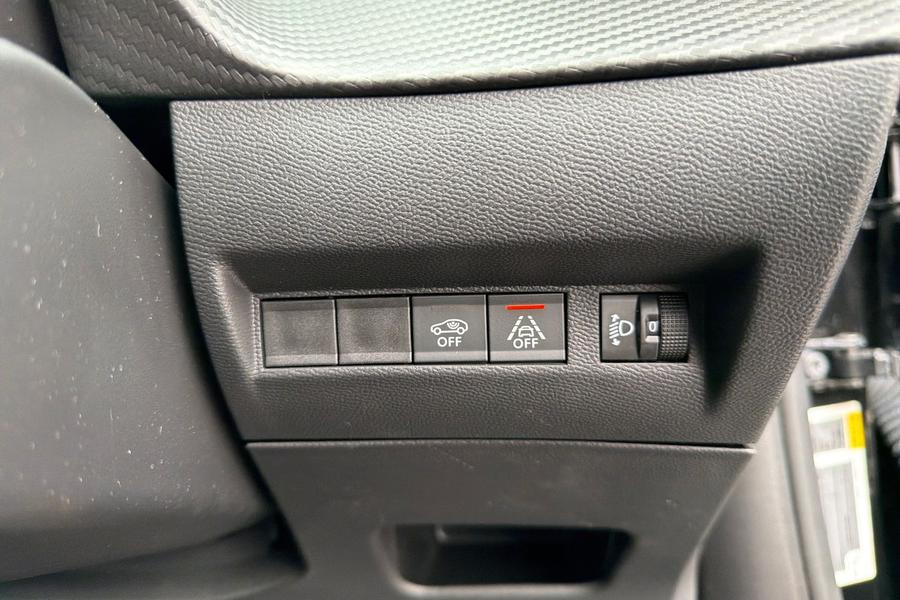 Peugeot E-2008 Photo autoimg-30d8ad3c5b54875bb8161f61cb2039e4a669616b.jpg