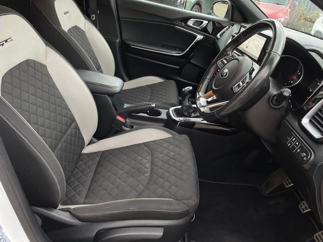 KIA Ceed Photo 28