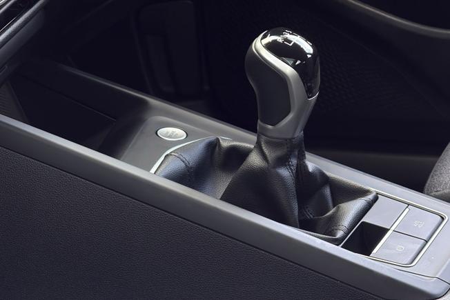 VOLKSWAGEN Golf Photo 44