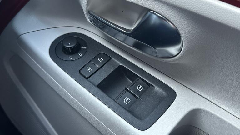 Used Volkswagen up! DL17WFK 24