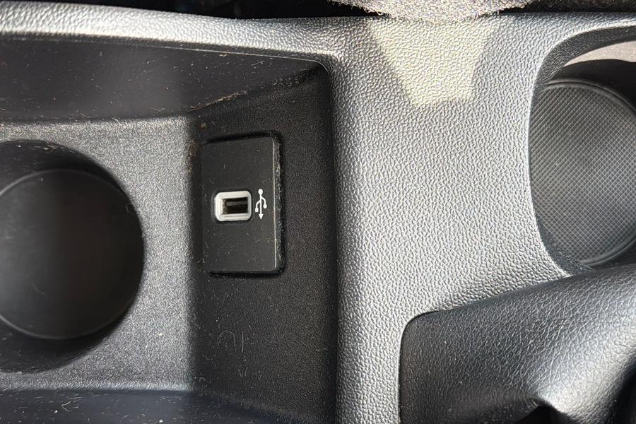 Ford FIESTA Photo autoimg-30dd19fa5b25ee94ad68f9e378ca40f8b48b9d57.jpg