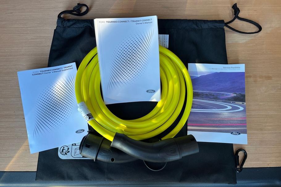 Used Ford TRANSIT CONNECT 9