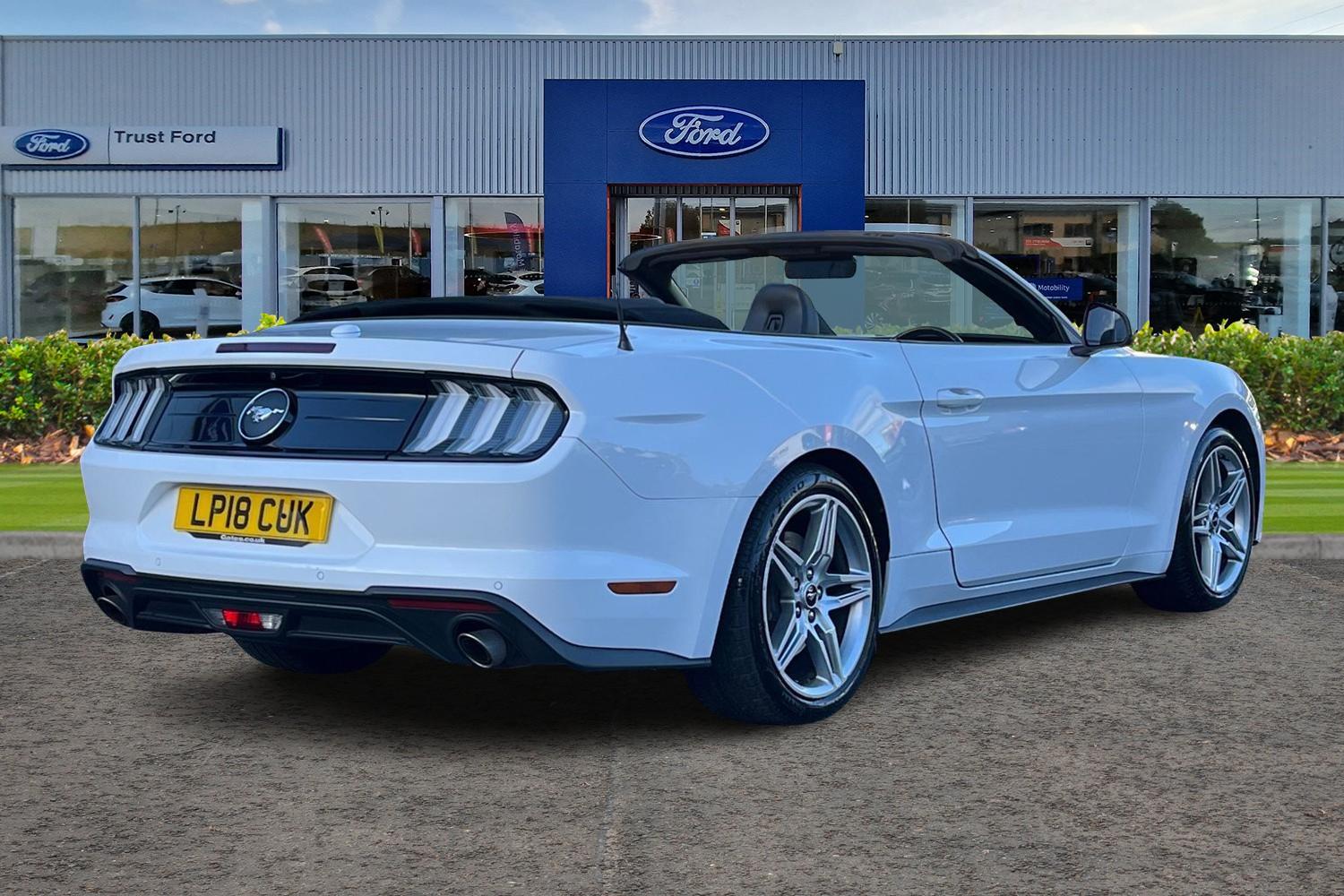 Ford Mustang Photo 3