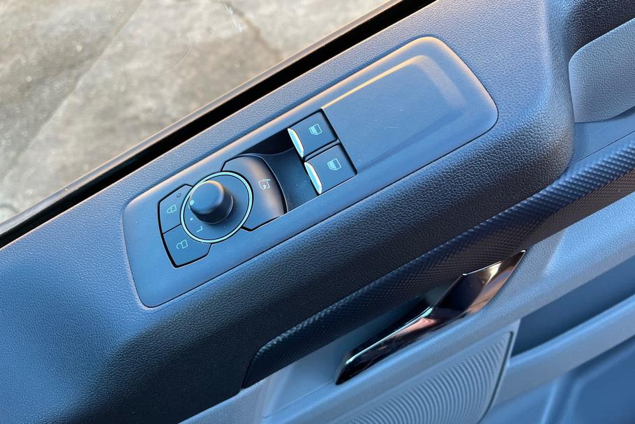 Used Ford TRANSIT CUSTOM 28