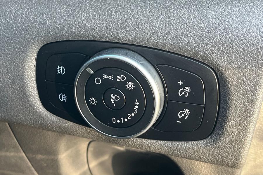 Ford TRANSIT CUSTOM Photo autoimg-30e61bb88a8b798f4310bbdbe308601b523d6909.jpg