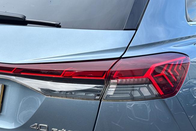 AUDI Q4 E-Tron Photo 18