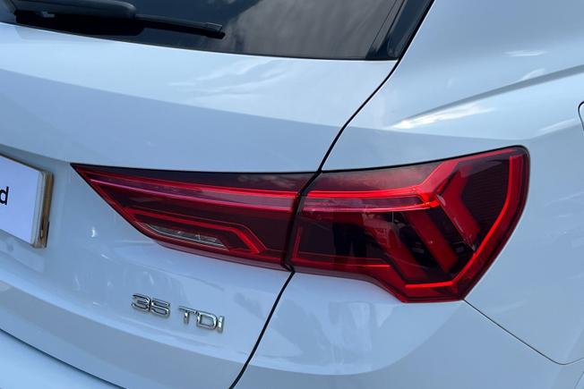 AUDI Q3 Photo 18