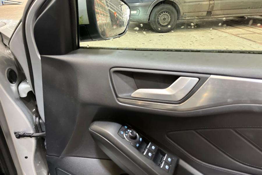 Ford FOCUS Photo autoimg-30eff57242bae4c7a3727f3b0463bd9b10cc1b1e.jpg
