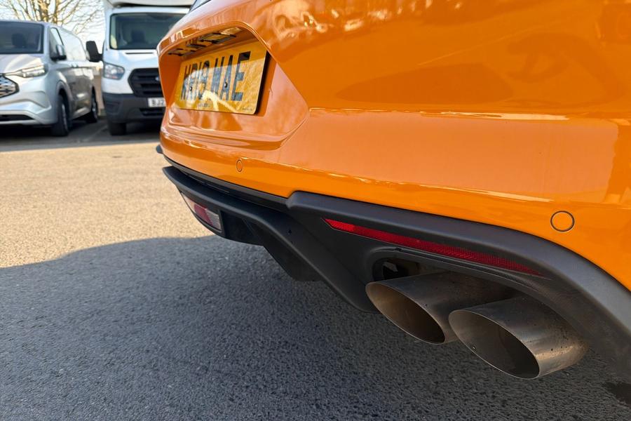 Ford MUSTANG Photo autoimg-30f4ddfd6097600c71a61263241845fe53a3262d.jpg