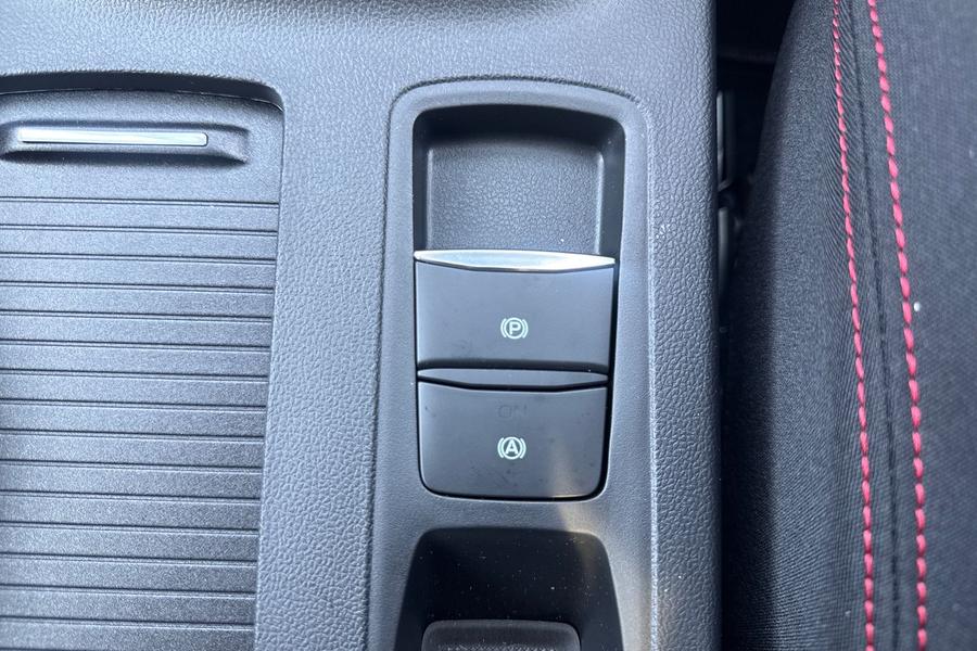 Ford FOCUS Photo autoimg-30f6b69dbb1076f05e27998ff97cc9a3f5ea2411.jpg