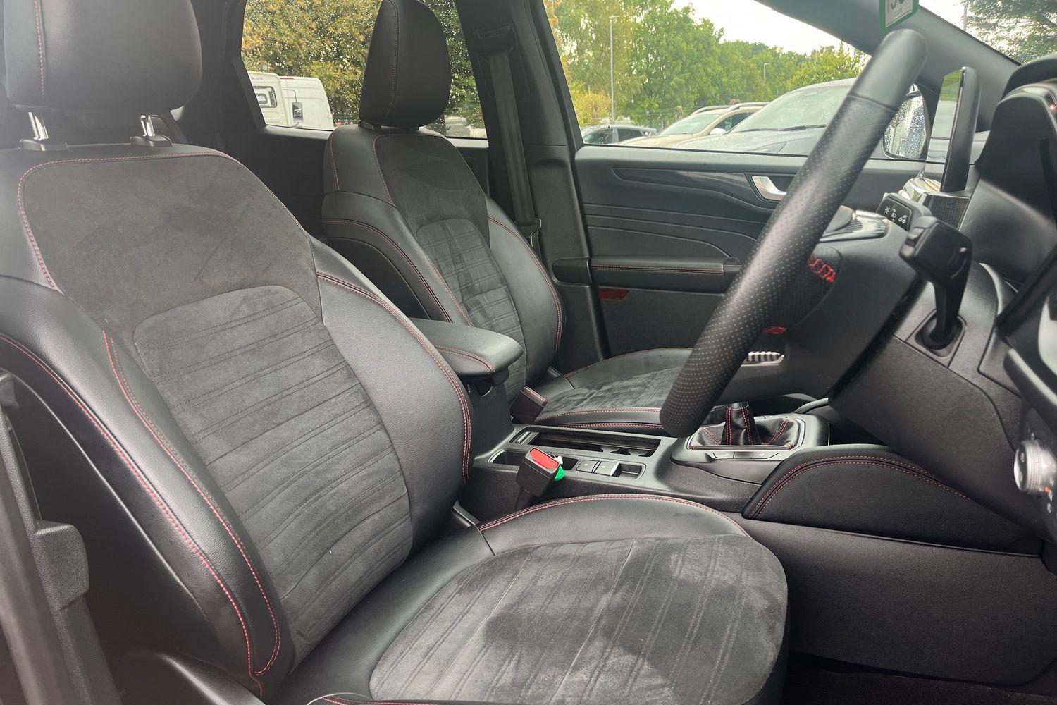 Ford KUGA Photo 16