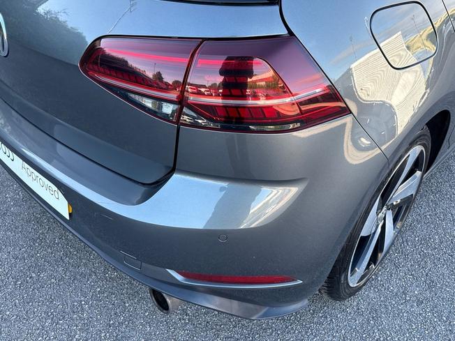 Volkswagen Golf Photo 18