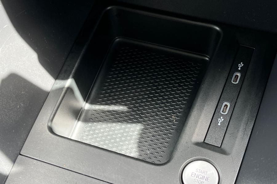 Ford TOURNEO CONNECT Photo autoimg-3100983543af5f529066e770749a1aa62f7fd37a.jpg