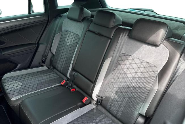 VOLKSWAGEN Tiguan Photo 9
