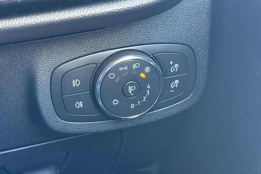 Ford Fiesta Photo autoimg-31028bf037437ba9b456b30808bd579eae6de7cb.jpg