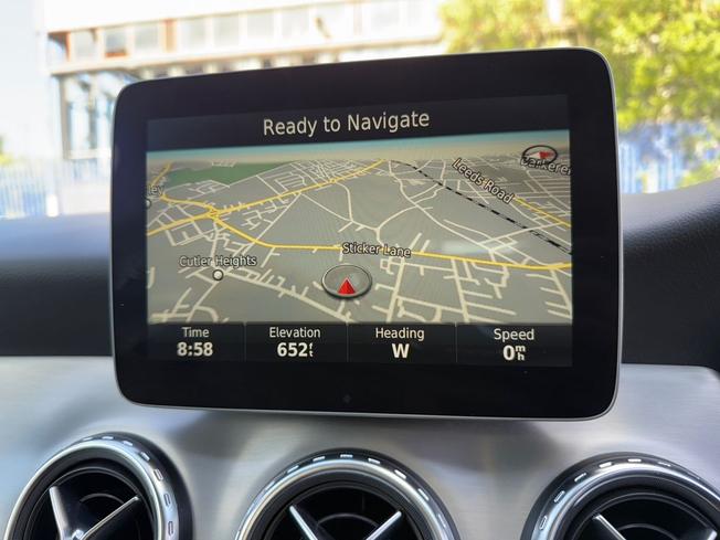 MERCEDES-BENZ Gla Photo 39