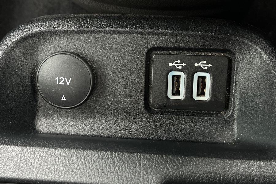 Ford GRAND TOURNEO CONNECT Photo autoimg-31074bc9314dda4231c47c3dcc20fc62641089a0.jpg