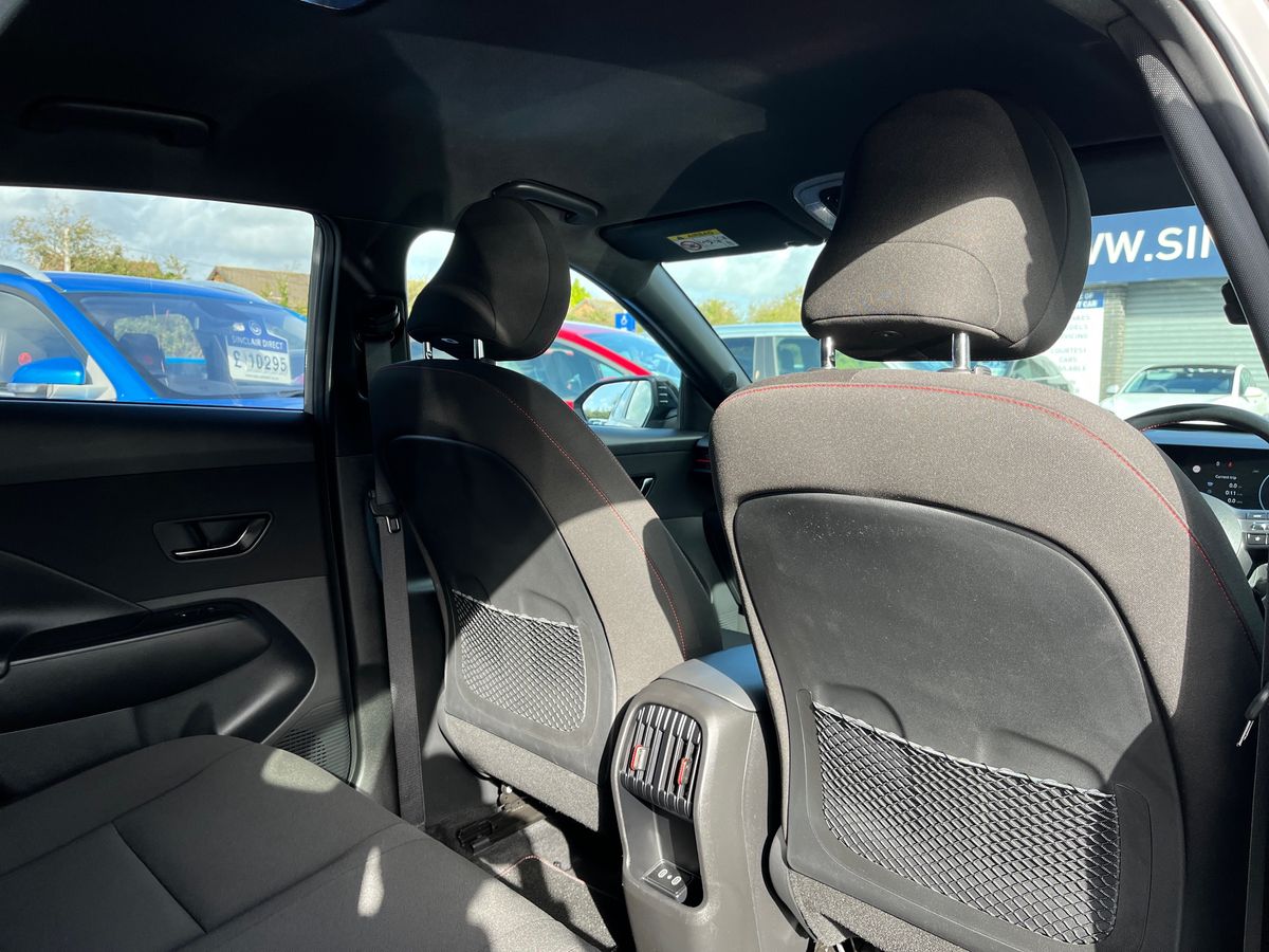 Hyundai KONA Photo 32
