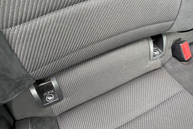 VOLKSWAGEN Golf Photo 59