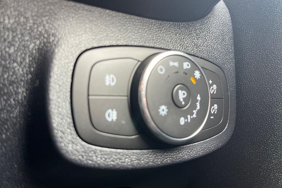 Ford FIESTA Photo autoimg-31174b9b6832cd430d2946ef8a6b5e9c501d4a6d.jpg