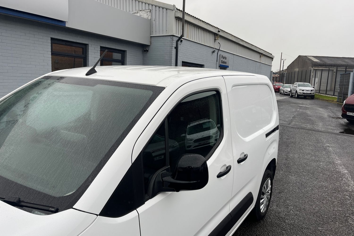 Peugeot PARTNER Photo 18