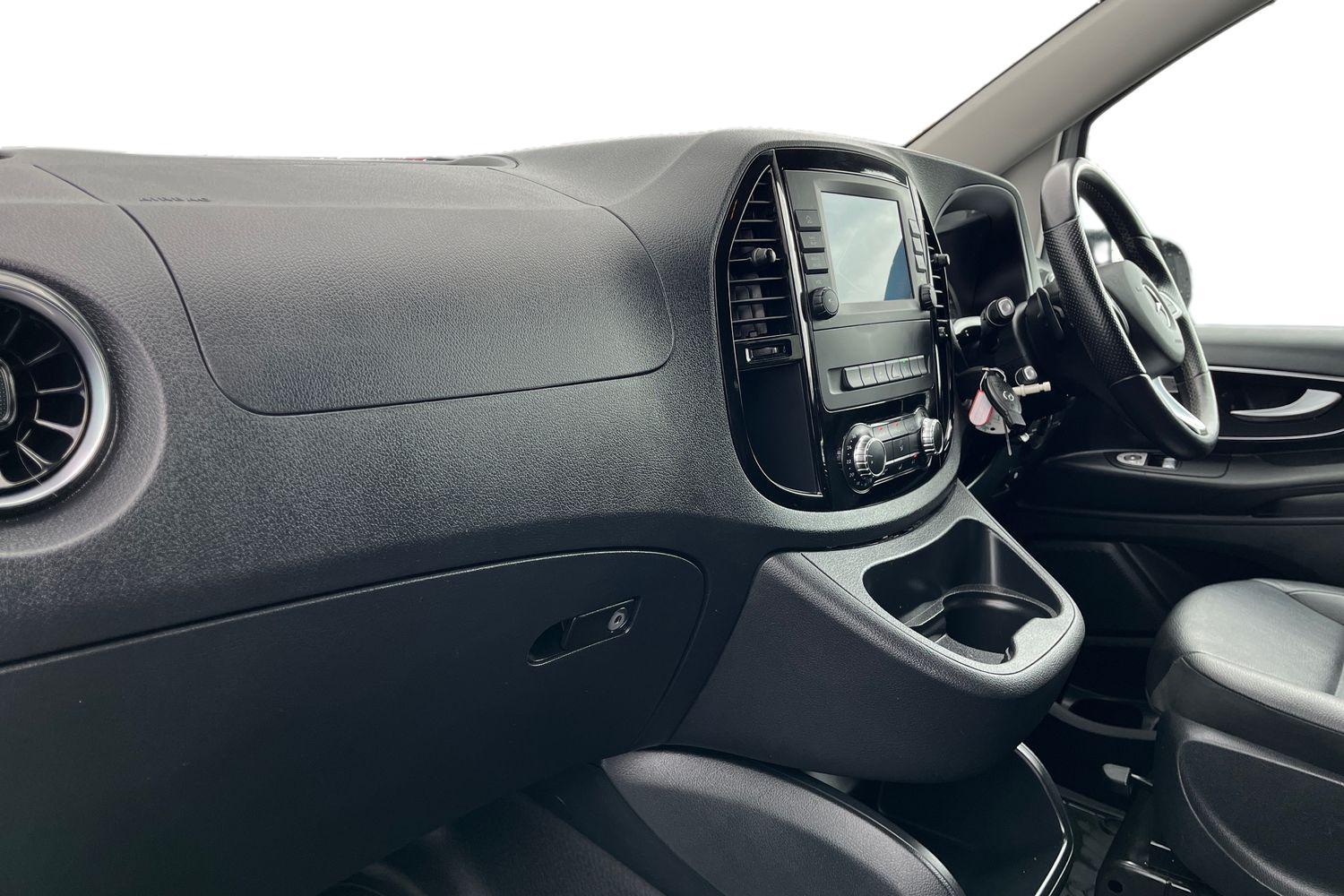 Mercedes-Benz VITO Photo 2