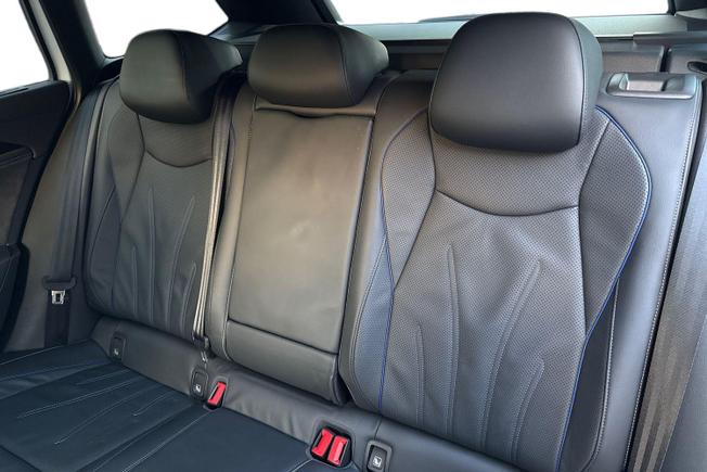 VOLKSWAGEN Passat Photo 9