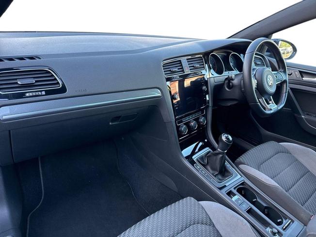 VOLKSWAGEN Golf Photo 2
