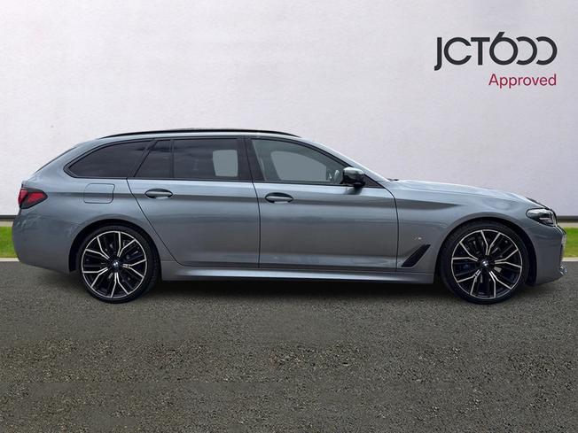 BMW 5 Series Photo 4