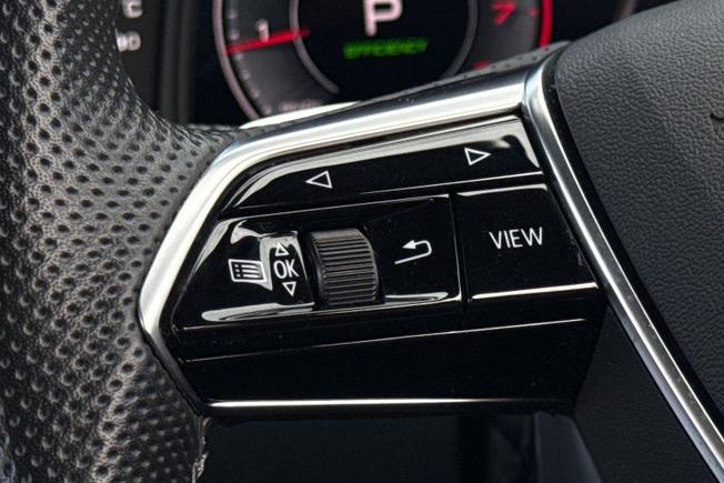 AUDI A6 Avant Photo 16