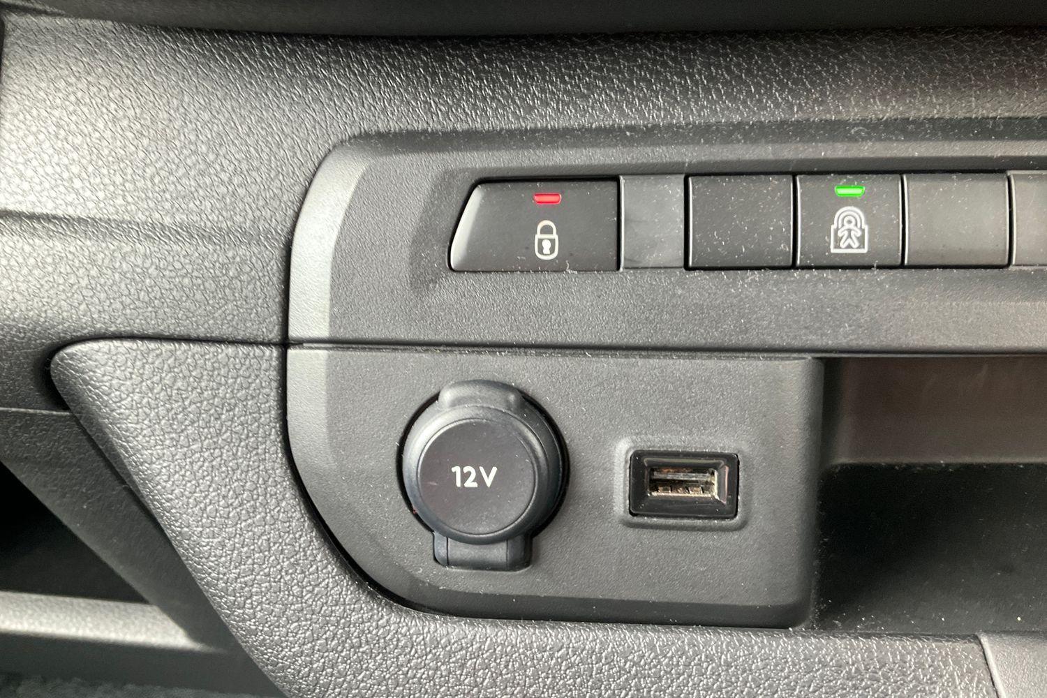 Vauxhall VIVARO LIFE Photo 34