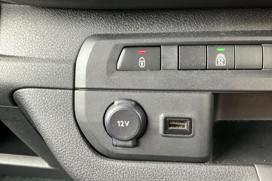 Vauxhall VIVARO LIFE Photo autoimg-312cca501d5e980ad5babb7e73313f7cf9d102dc.jpg