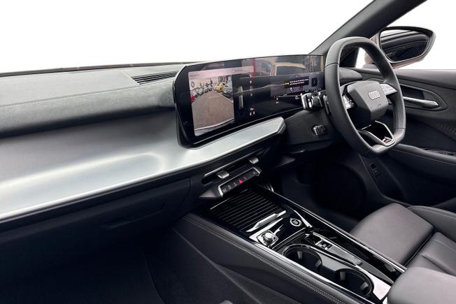 Audi Q3 Photo 2