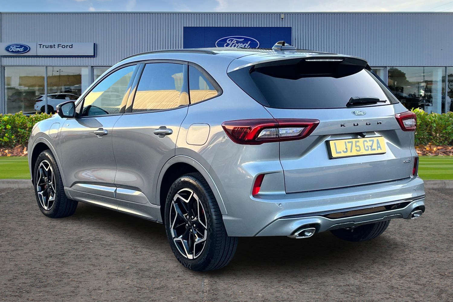 Ford KUGA Photo 1