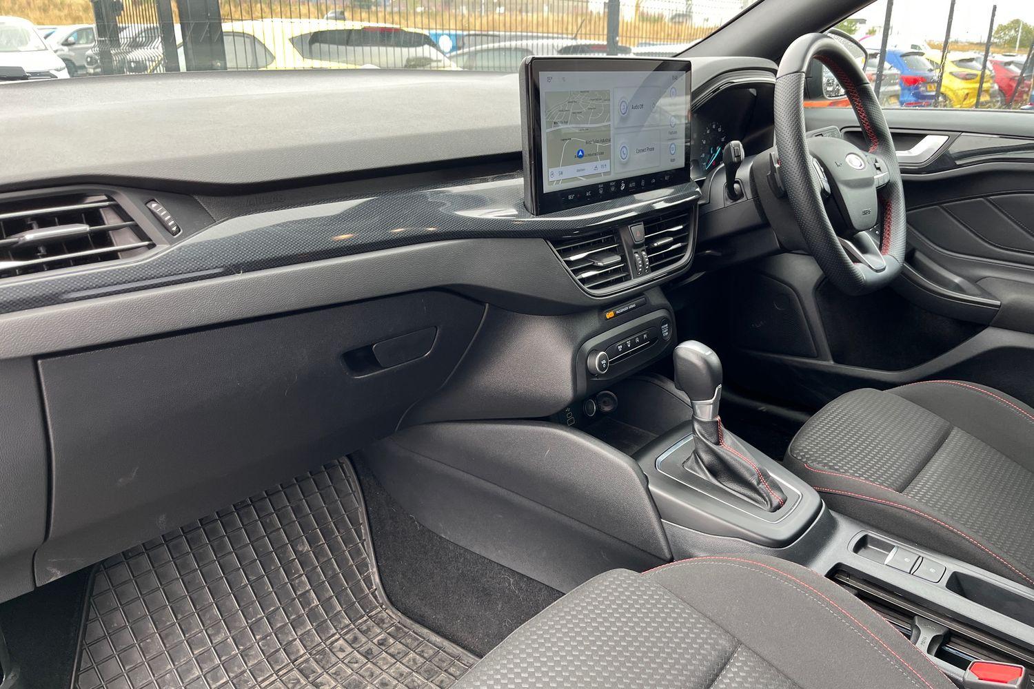 Ford FOCUS Photo 17