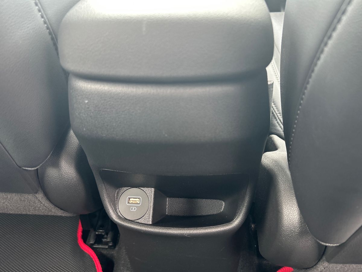 Hyundai KONA Photo 35