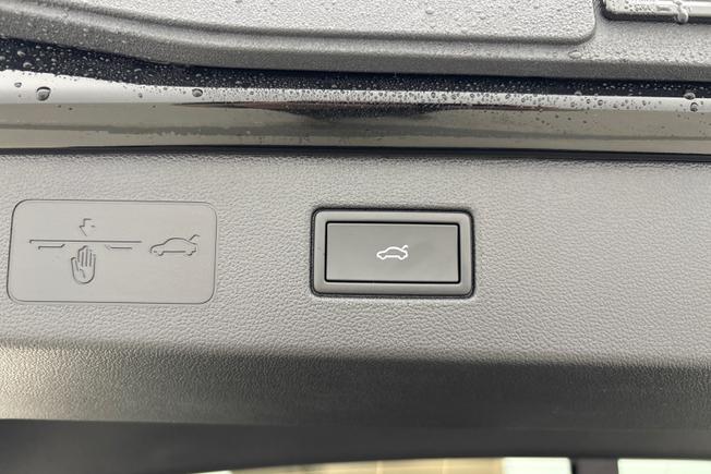 VOLKSWAGEN  T-Roc Photo 36