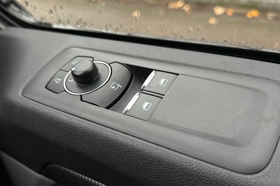 Used Ford TRANSIT CUSTOM 17