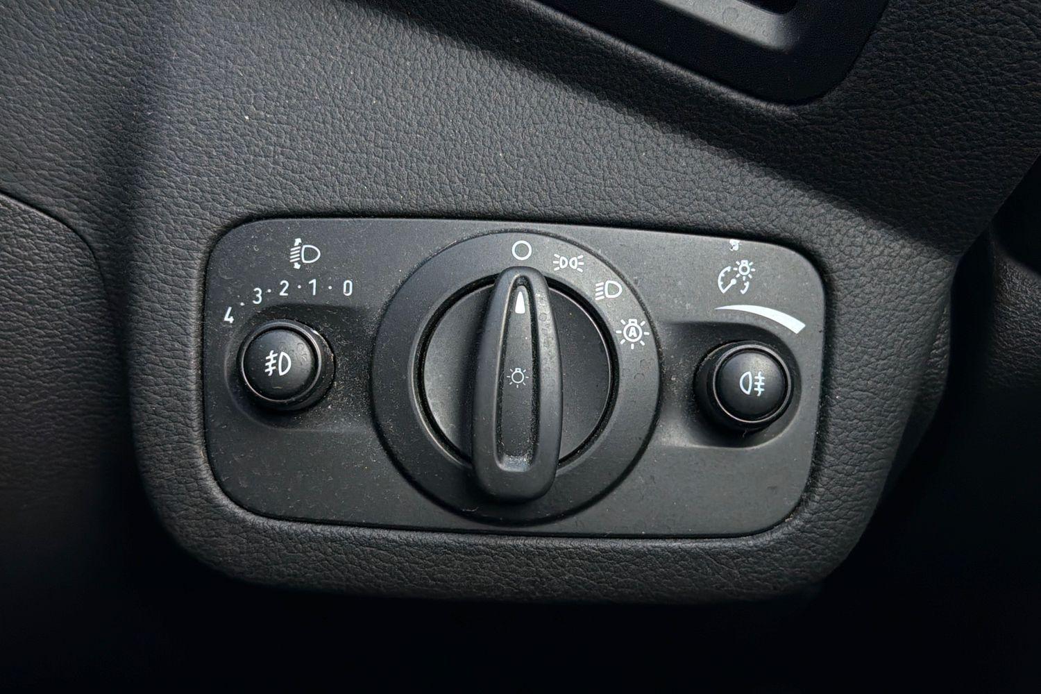 Ford KUGA Photo 32
