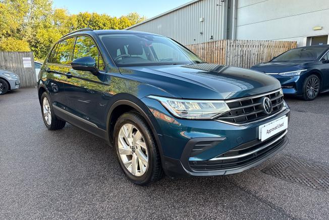 VOLKSWAGEN Tiguan Photo 21
