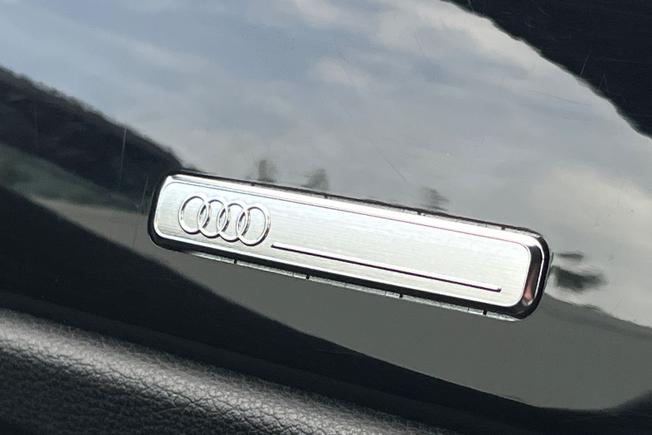 AUDI Q3 Photo 32
