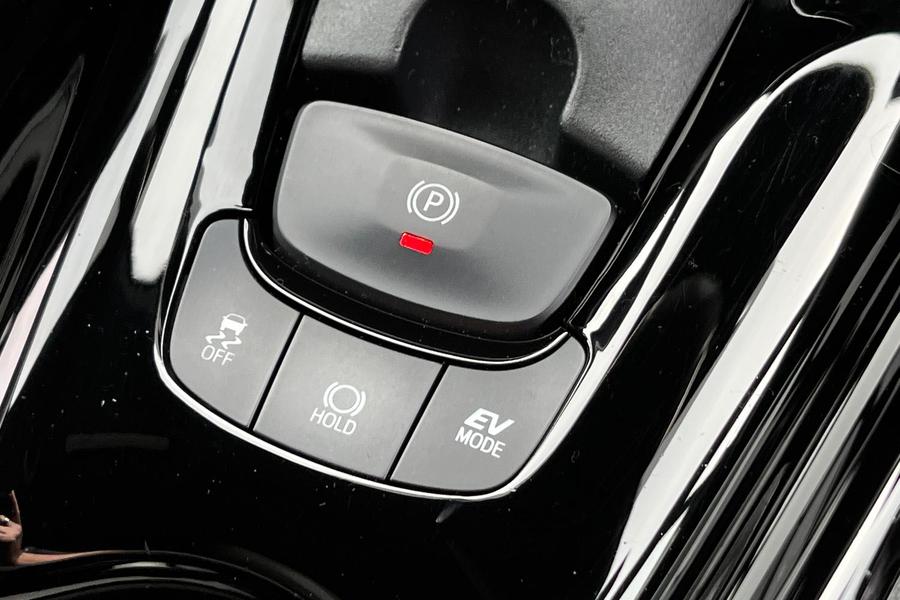 Toyota C-HR Photo autoimg-315a524384bf2e94c1f30c7380c00a44652c8981.jpg