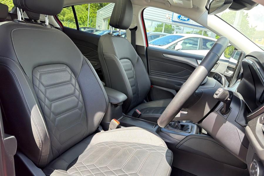 Ford FOCUS Photo autoimg-315dbcc8ce42161637a27a071832b2ad972ba740.jpg