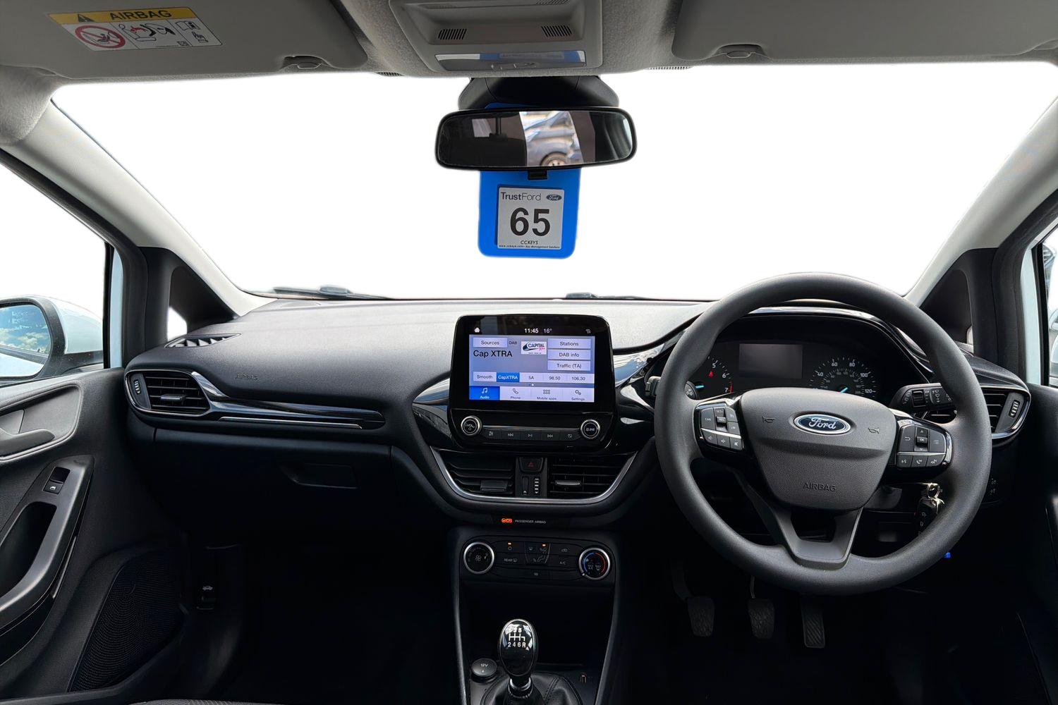 Ford FIESTA Photo 9